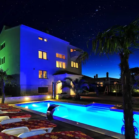 Spa & Heated Pool 2 Appartamento
